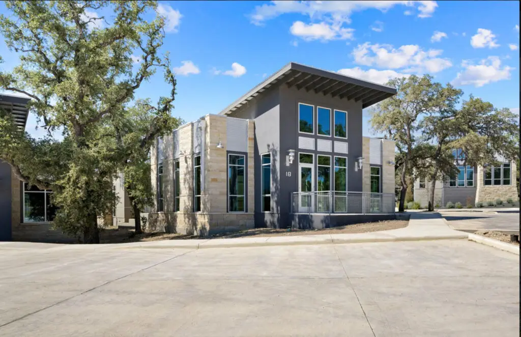 Exterior of the HYBRD Health clinic building
